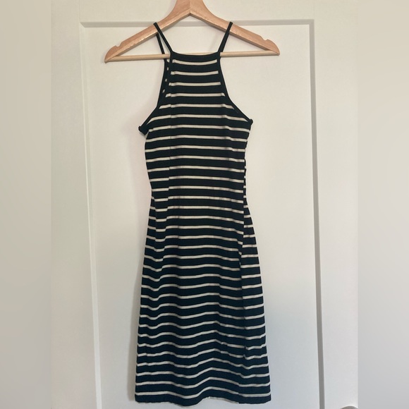 Black and White Striped Dress Form Fitting - Picture 2 of 3